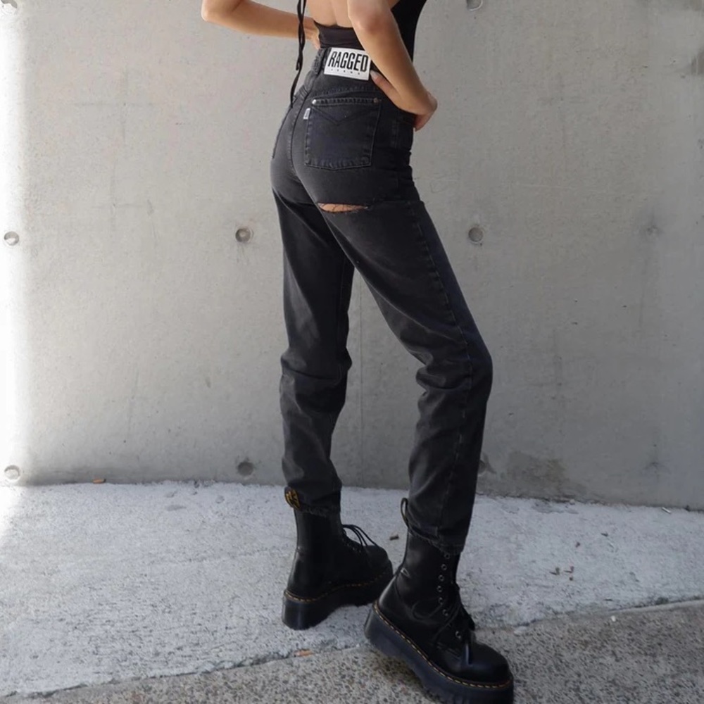 The Ragged Priest butt cut jeans in charcoal